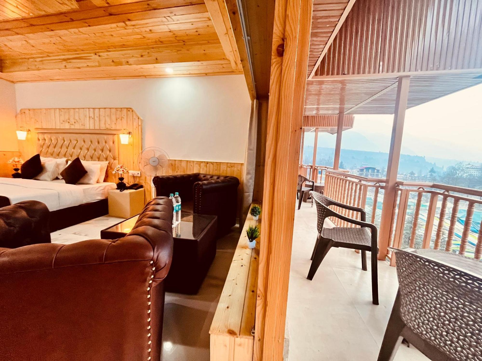 Himalayan Hill Queen Resort, Manali M98160-43400 Exterior photo